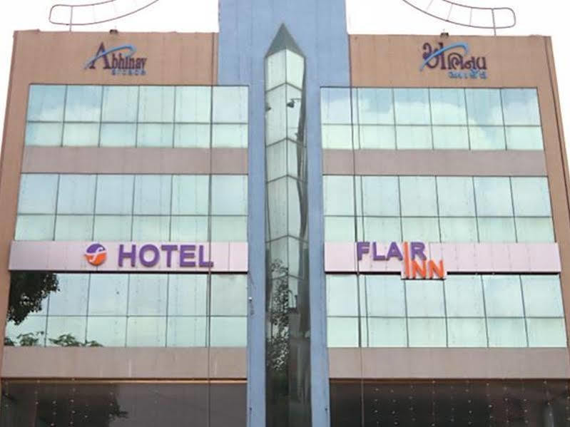 Hotel Flair Inn Ahmedabad Bagian luar foto